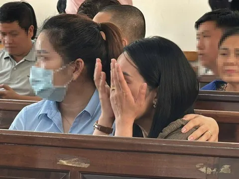 Xét xử bác sĩ sát hại người tình ở Đồng Nai: Lời nói đẫm nước mắt của người vợ khiến nhiều người bật khóc