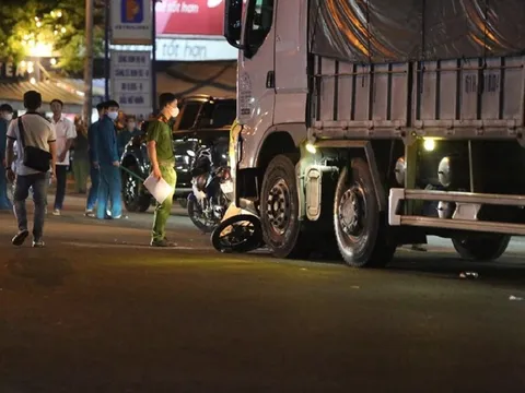 Vụ tai nạn giao thông ở TP.HCM, 2 mẹ con đi xe máy bị xe tải cán tử vong: Hiện trường ám ảnh