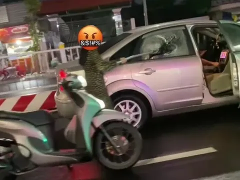 Người phụ nữ "đại náo" đường phố, vác gậy đập vỡ kính ô tô ở Đồng Tháp là ai?