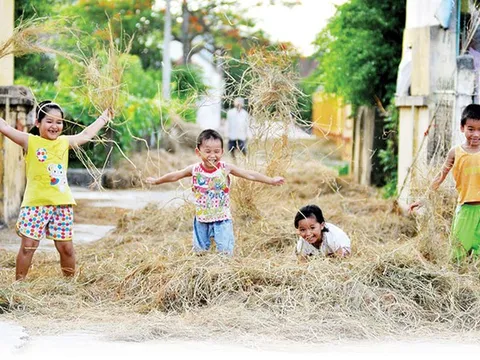 Mẹ chồng cấm cháu về ngoại dịp hè, nhưng một cuộc gọi bất ngờ đã khiến bà thay đổi thái độ