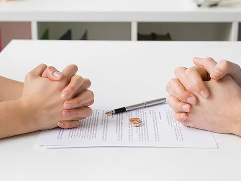 Chồng đòi ly hôn khi tôi mang bầu 7 tháng, nhưng lúc đặt bút ký giấy, tôi phát hiện sự thật khiến tim như vỡ vụn