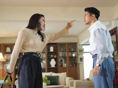 Chiếc lắc tay rơi từ túi áo chồng và cú tỉnh mộng sau 7 năm hôn nhân