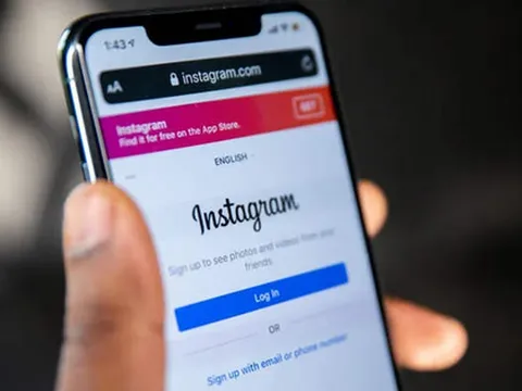 Vợ kiện chồng vì bắt làm việc nhà, không còn thời gian đăng mạng xã hội