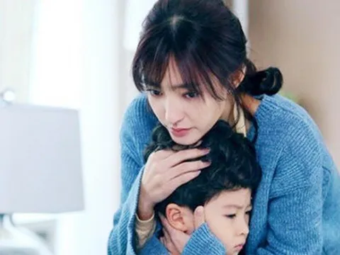 Làm mẹ đơn thân, tôi nhận tiền đều đặn từ người bí ẩn hàng tháng, danh tính khiến tôi bàng hoàng