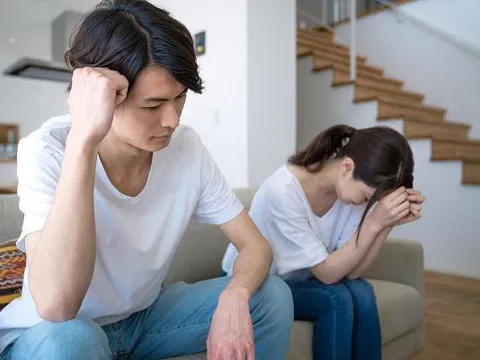 Chồng lạnh nhạt, người cũ bỗng xuất hiện khiến tôi rơi vào vòng luẩn quẩn của quá khứ