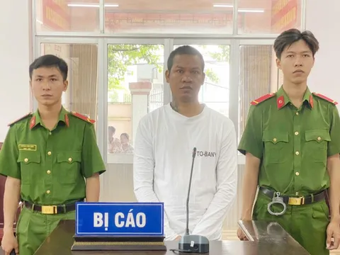 Dụ dỗ bé gái hàng xóm làm chuyện người lớn, gã đàn ông 33 tuổi lãnh án 7 năm tù