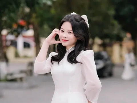 Nữ sinh quê lúa đạt 30/30 khối A00, trở thành thủ khoa toàn quốc đầu tiên của trường làng