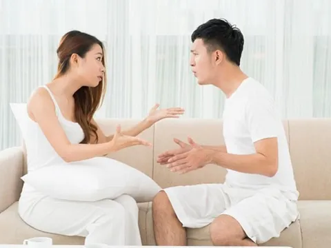 Vợ đòi ly hôn chỉ vì chồng không đăng ảnh lên Facebook: Tôi choáng váng trước lá thư em để lại