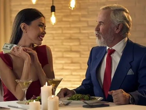 Phát hiện người yêu từng là "sugar baby", tôi chọn chia tay dù sắp làm đám cưới