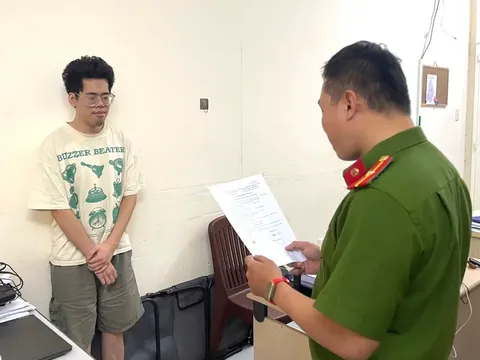 Đi du lịch Đà Nẵng, nam thanh niên thuê máy ảnh hàng trăm triệu rồi mang ra Hà Nội bán lấy tiền tiêu xài