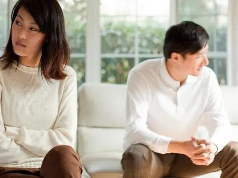 Chỉ vì cái bát chưa ngâm vào chậu, chồng tôi buông một câu: "Không làm được thì về ngoại đi"