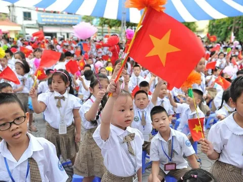 Ngày 5/9, học sinh cả nước dự lễ khai giảng chưa từng có trong lịch sử giáo dục