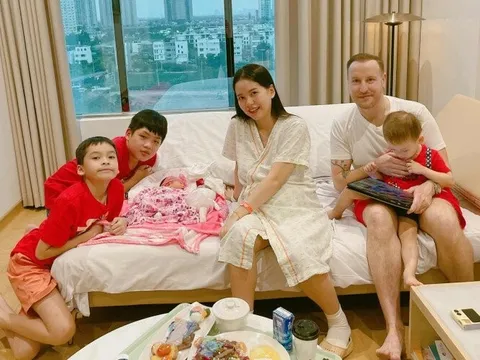 Vừa quen qua mạng đã được trai Tây chuyển khoản 1 tỷ đòi cưới, mẹ đơn thân giờ ở nhà sung sướng, chồng chăm 4 con