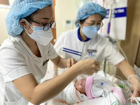 Bé sơ sinh 2 ngày tuổi tử vong vì gia đình chọn sinh mổ "giờ đẹp" ở tuần 37