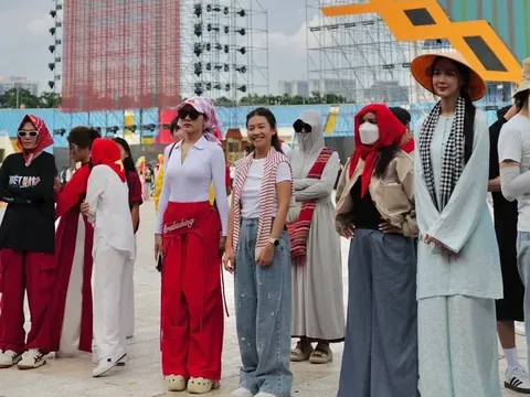 Dàn sao Việt rạng rỡ tập luyện cho lễ diễu binh, diễu hành 2/9