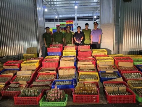 Đà Nẵng bắt giữ đường dây sản xuất nước yến giả, thu gần 38.000 lọ thành phẩm