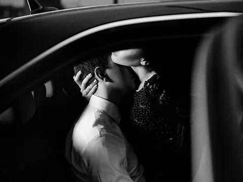 Đang “mây mưa” trên ô tô, nam thanh niên đột tử: Người tình sốc hoảng, lấy điện thoại rồi bỏ chạy