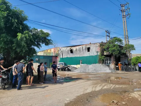 Vụ cháy lúc rạng sáng khiến 4 người tử vong ở Hà Nội có gì bất thường?