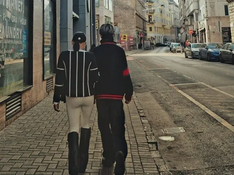 Lệ Quyên khoác tay một người đàn ông lạ áo đen đầy tình cảm ở châu Âu, hóa ra là con trai đại gia BĐS TP.HCM