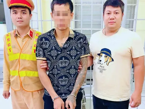 Bắt nam thanh niên tàng trữ ma túy khi đang tham gia giao thông trong đêm trên phố Đội Cấn