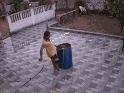 Nam thanh niên suýt mất mạng vì làm điều này khi rửa xe