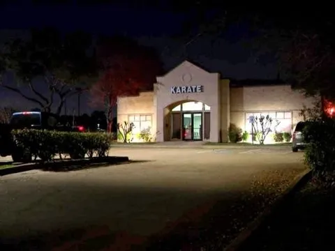 Lạm dụng tình dục học sinh nam trong trại hè, 1 HLV Karate bị bắt