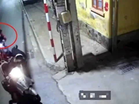 Công an vào cuộc vụ cô gái bị 3 đối tượng cướp túi xách giữa đêm tại Hà Nội