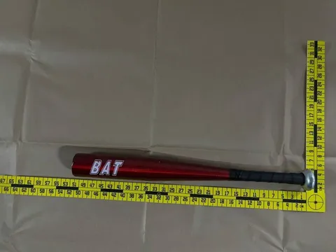 Bắt nghi phạm tấn công cảnh sát bằng gậy bóng chày