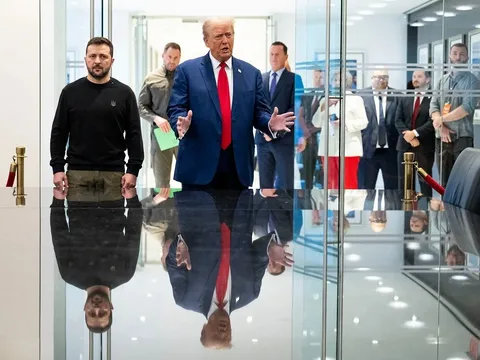 Tổng thống Trump trách ông Zelensky, cho rằng Ukraine cần bầu cử lại