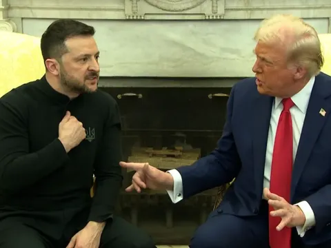 Tổng thống Mỹ Donald Trump ra lệnh tạm dừng mọi viện trợ quân sự cho Ukraine