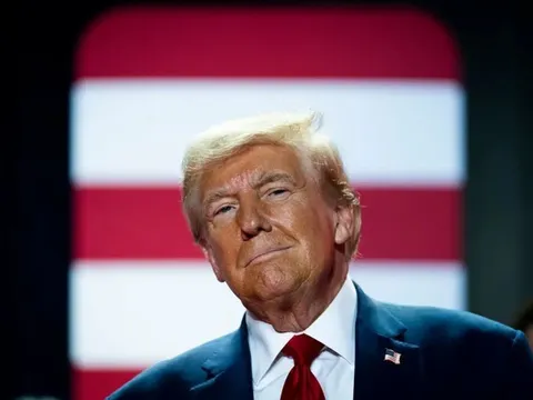 Ông Trump "phản đòn" EU, dọa áp thuế 200% với rượu