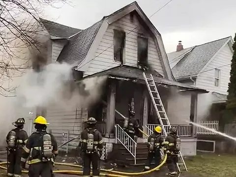 Cậu bé 16 tuổi dũng cảm cứu cả gia đình khỏi đám cháy: "Tôi chỉ làm điều cần làm"