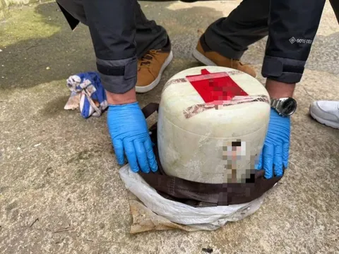 Hành động điên rồ của gã bạn trai cũ sau chia tay: "Cô sẽ không bao giờ gặp lại cha nữa"