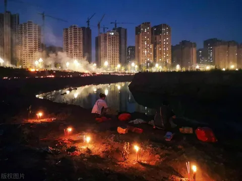 Tưởng cháy rừng ngày Thanh minh, hóa ra là lễ hội ma cổ truyền Trung Quốc