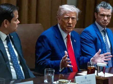 Chính quyền ông Trump mở hai cuộc điều tra thương mại lớn, nhắm vào chip và dược phẩm