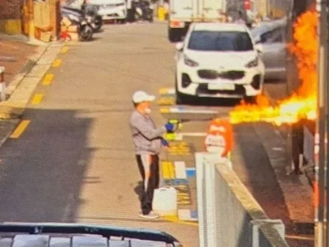 Người đàn ông vác súng phun lửa phóng hỏa tòa chung cư 21 tầng, nguyên nhân gây choáng