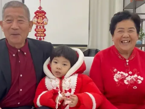 "Món quà của Thượng đế": Cặp vợ chồng già kiên trì nuôi dạy cô con gái nhỏ giữa cuộc "chạy đua với thời gian"