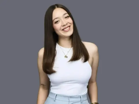 Giọng nữ ngọt ngào, bí ẩn phát thanh suốt 6 tháng hóa ra là AI, thính giả sốc nặng