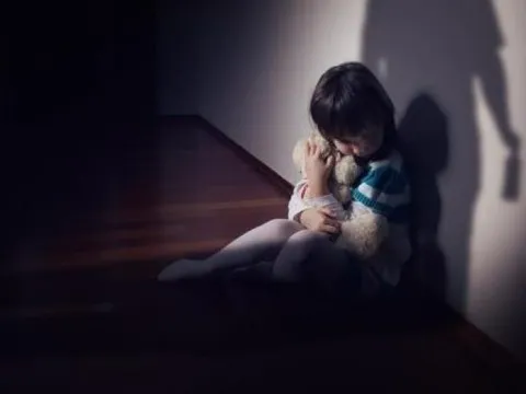 Tò mò mua nội dung ấu dâm trên mạng, cựu đô vật WWE đối mặt với án phạt nặng