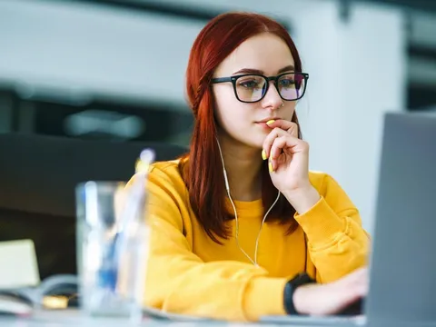 Gen Z biến thói quen lướt mạng thành tiền: Cài app, bán dữ liệu, nhận ngay tiền triệu mỗi tháng