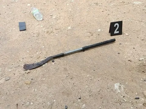 "Nó chưa từng tôn trọng tôi!": Người cha vác lưỡi hái giết "con rể tương lai" vì vô lễ