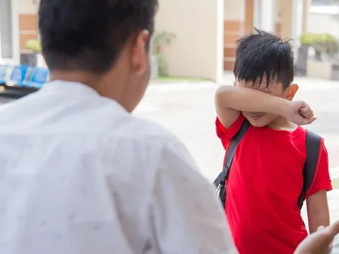 Bỏ nhà ra đi sau khi bị mắng, cậu bé 12 tuổi ân hận cả đời khi không kịp gặp bố lần cuối