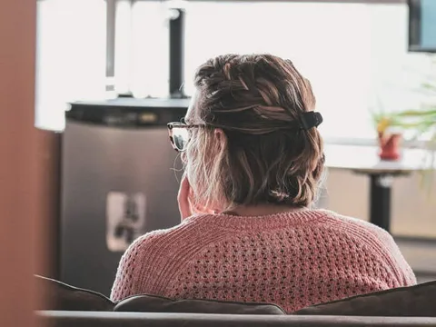 Nữ bác sĩ làm việc 20 năm bằng giấy tờ... giả, "bòn rút" hơn 37 tỷ đồng từ hệ thống y tế