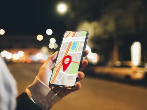 Xin nghỉ phép, nữ nhân viên hoảng loạn vì bị sếp kiểm soát quá đà, ép chia sẻ vị trí từng phút