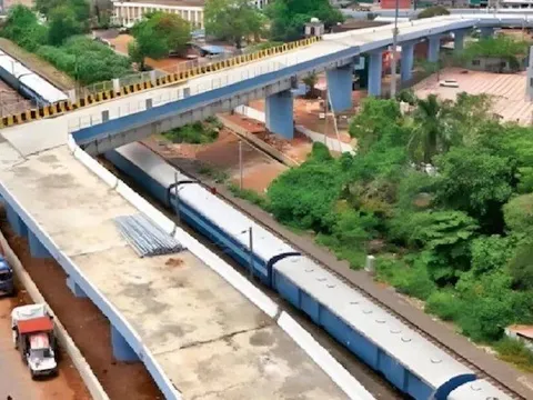 Thót tim với khúc cua 90 độ của chiếc cầu vượt 54 tỷ đồng ở Ấn Độ: Đình chỉ hàng loạt kĩ sư, dân mạng hoang mang