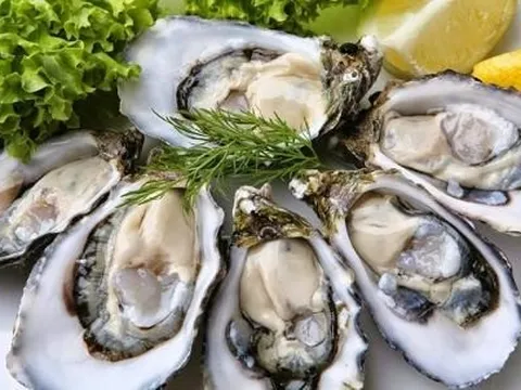 Không chỉ có hàu, đây là 10 món ăn “quen mặt” giúp quý ông sung sức hơn mỗi ngày