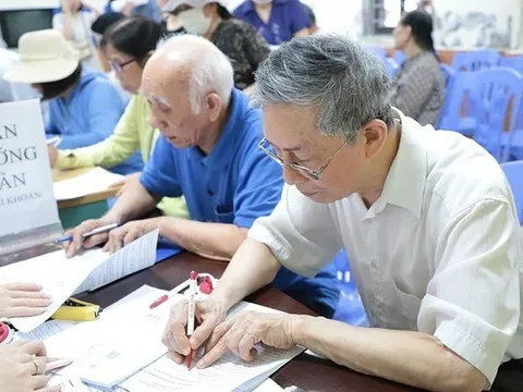 Từ 1/7, những ai sẽ bị tạm dừng hoặc chấm dứt lương hưu hàng tháng?