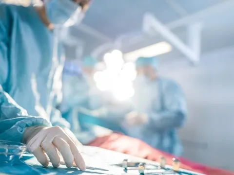 “Tôi chết cũng được”: Câu nói khiến bác sĩ quyết chi hơn 100 triệu đồng tiền túi cứu mạng bệnh nhân