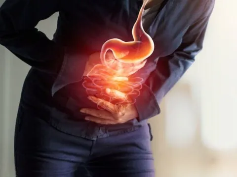 Sút cân liên tục trong 3 tháng, người đàn ông phát hiện mắc cùng lúc 2 bệnh ung thư nguy hiểm