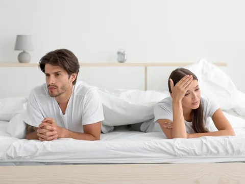20 năm sống với người chồng lạnh lùng, áp đặt, tôi kiệt sức vì những tháng ngày im lặng